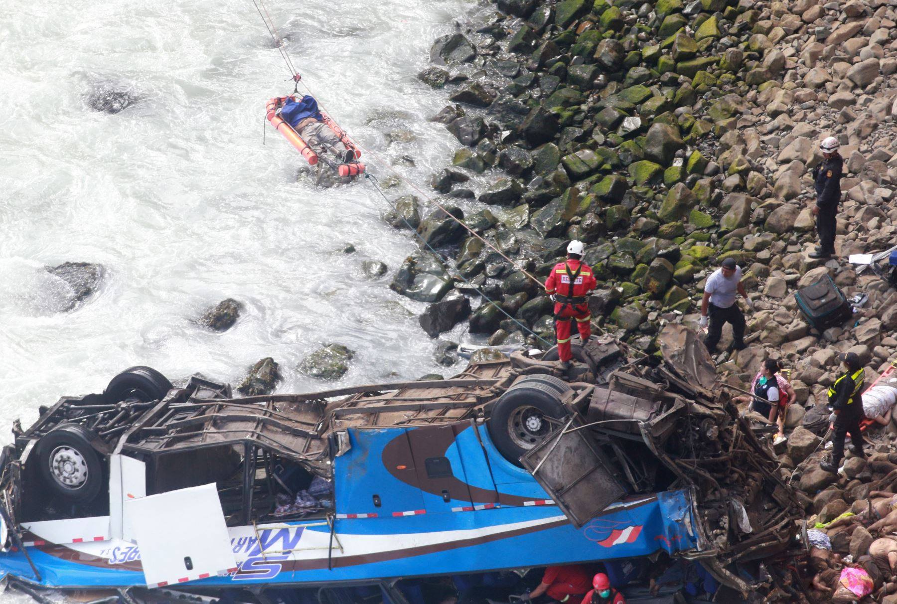 Trágico accidente deja 48 muertos en Pasamayo