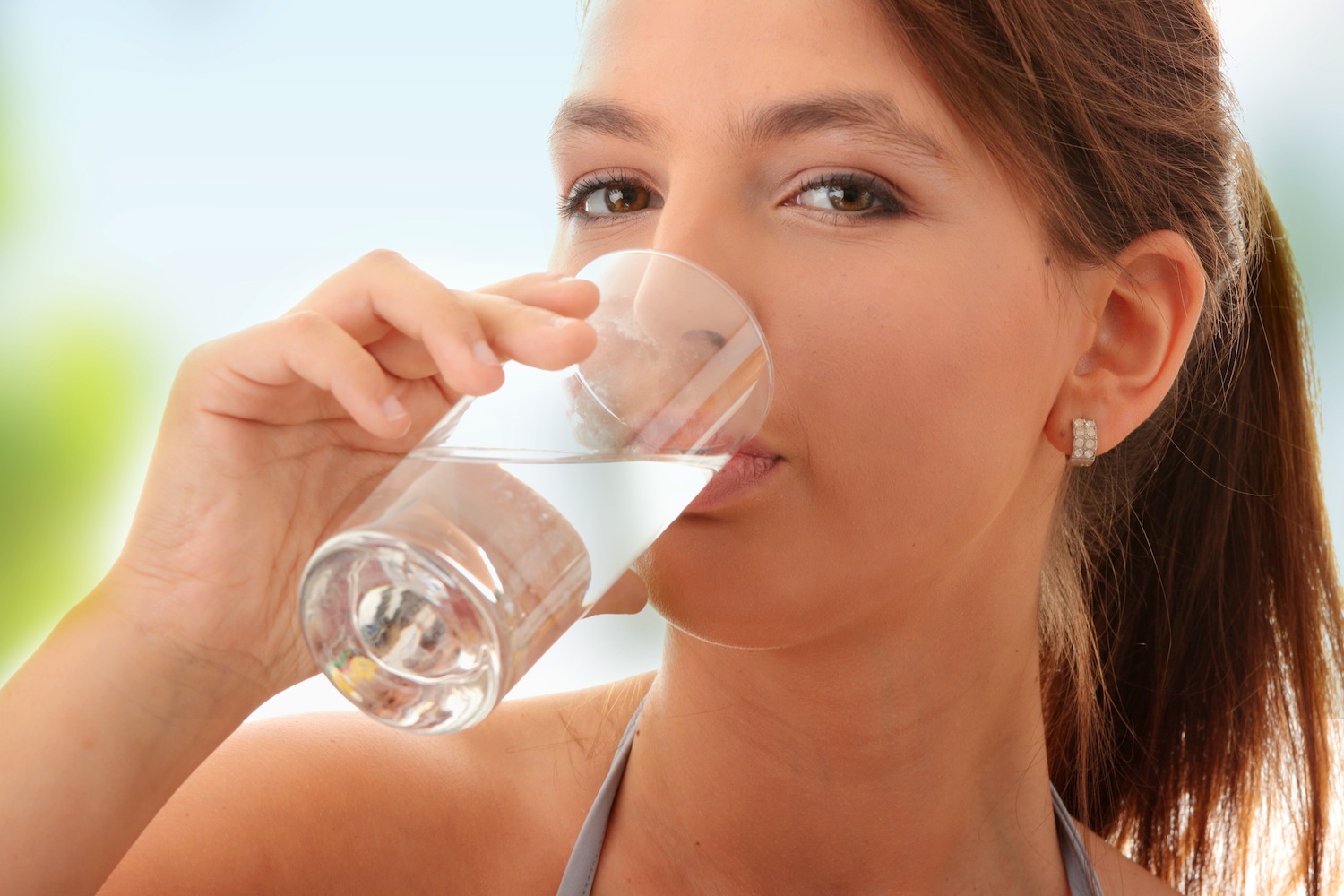 5 beneficios de agua en ayunas