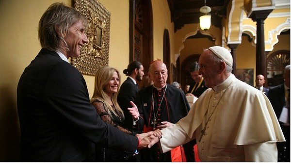 Ricardo Gareca recibió la bendición del Papa Francisco
