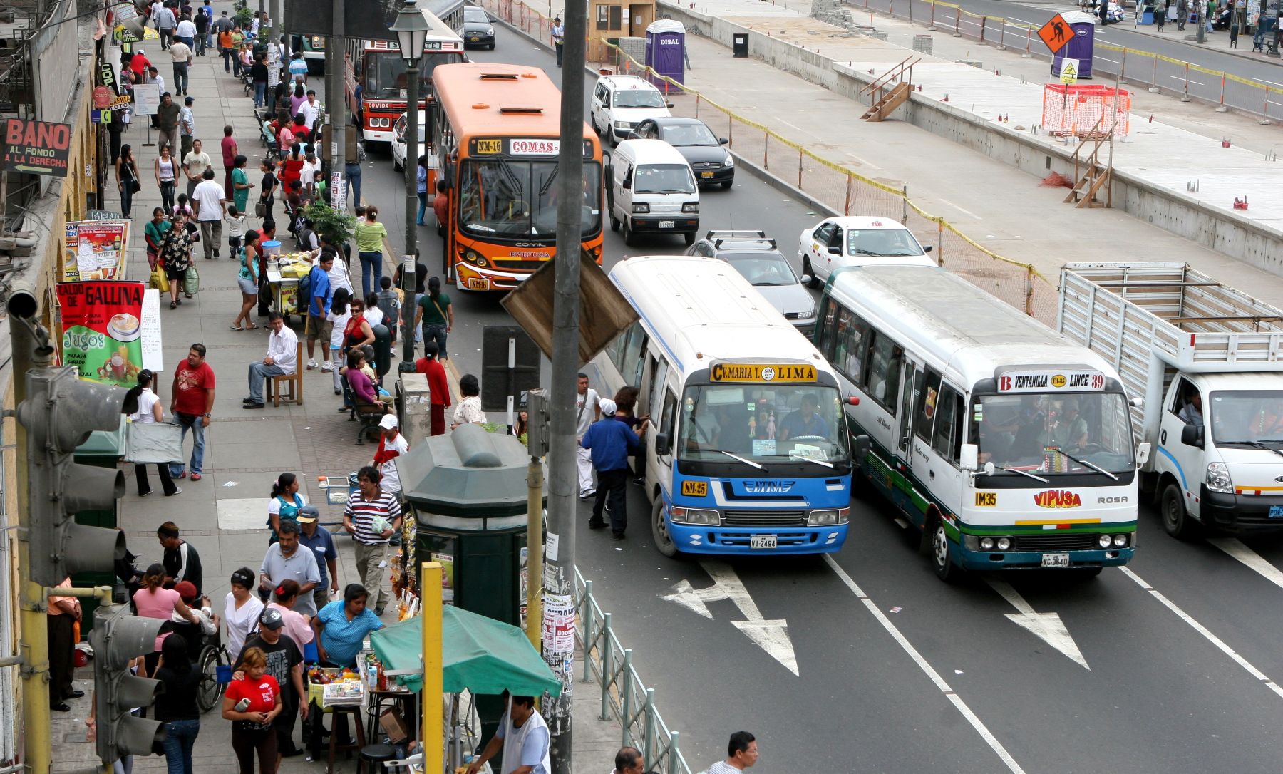Transportistas de Lima y Callao realizarán paro este martes 19