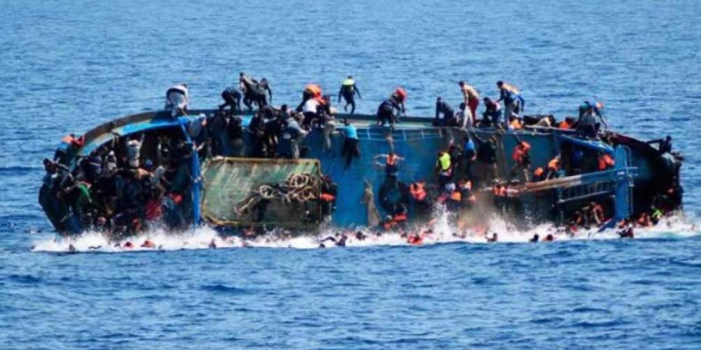 10 muertos tras naufragio de un bote con 90 migrantes