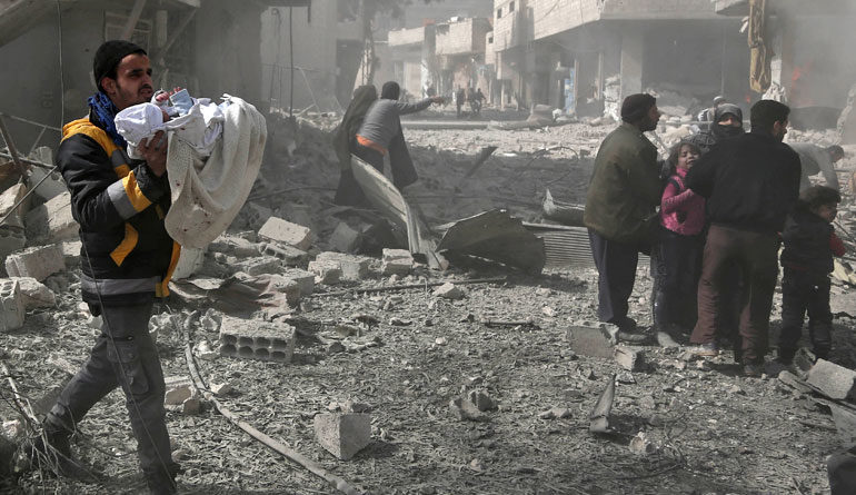 Al menos 44 civiles mueren en bombardeos sirios