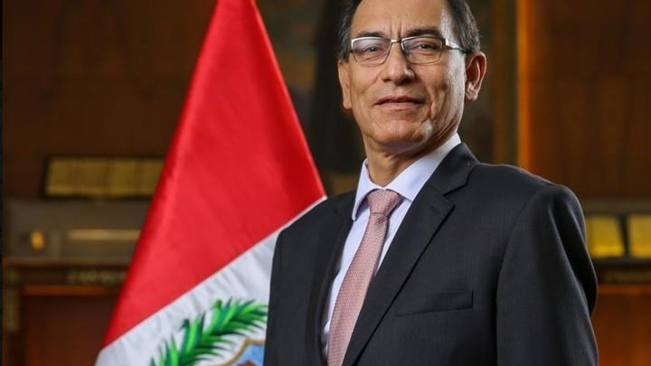 Martín Vizcarra juró como nuevo presidente del Perú