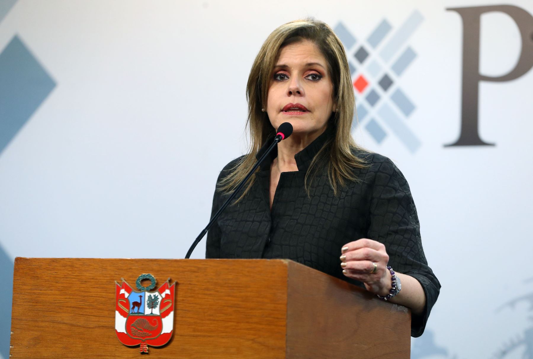 Mercedes Araóz: “Hay un psicosocial para dañar la moral del presidente”