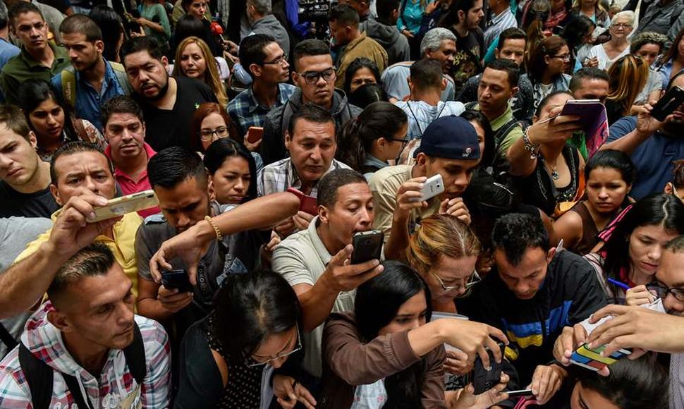 Venezolanos abarrotaron consulado chileno