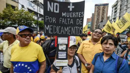Venezolanos piden un canal humanitario