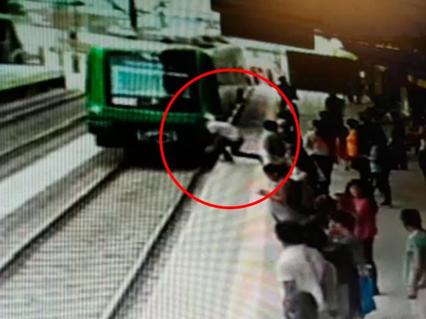 Hombre intentó suicidarse lanzandose a las vías del tren