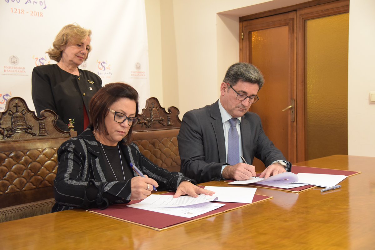Universidad Villarreal suscribe convenio con Universidad de Salamanca de España
