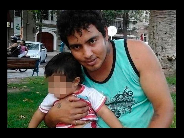 Argentina: Matan a golpes a un bebe por romper el televisor 