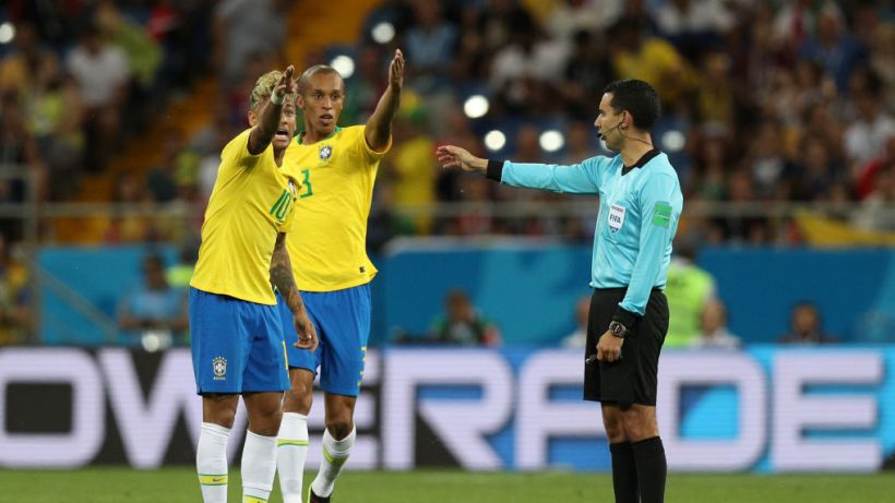 Brasil presenta queja ante la FIFA por  arbitraje del mexicano César Ramos