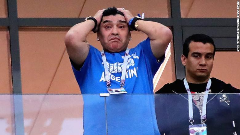 Maradona deja de ser embajador de la FIFA