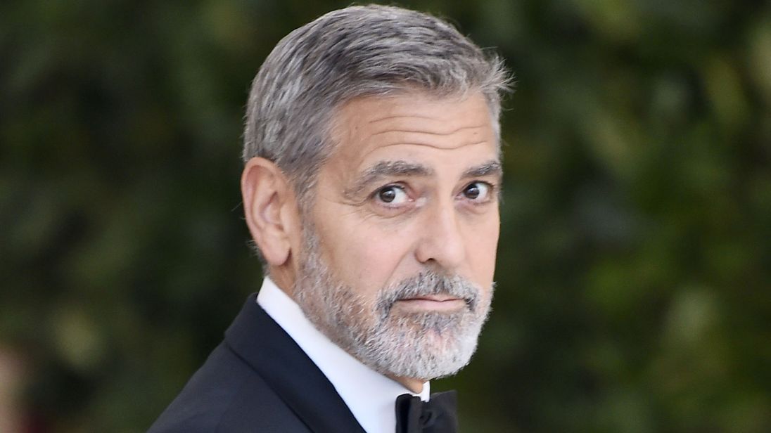George Clooney sufre accidente automovilístico en Italia