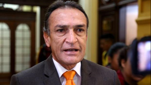 Bancada del Frente Amplio oficializa su denuncia contra Héctor Becerril