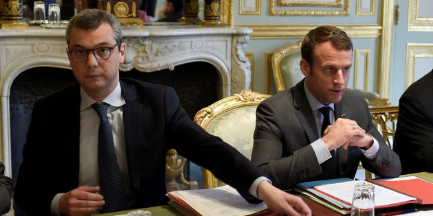 Fiscalía francesa abrió investigación a colaborador de Macron por golpear a estudiante