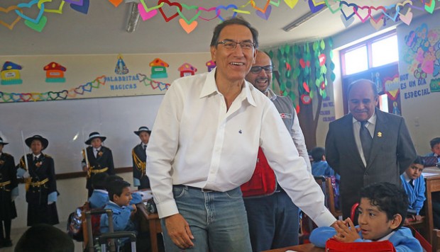 Presidente Martín Vizcarra envió mensaje a maestros por su día