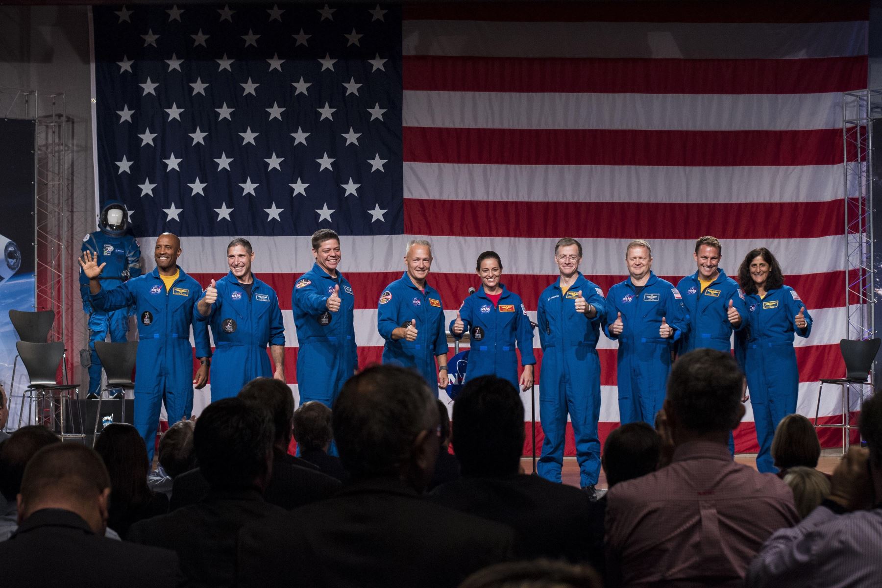 NASA anuncia primera tripulación que irá al espacio desde EEUU en 7 años