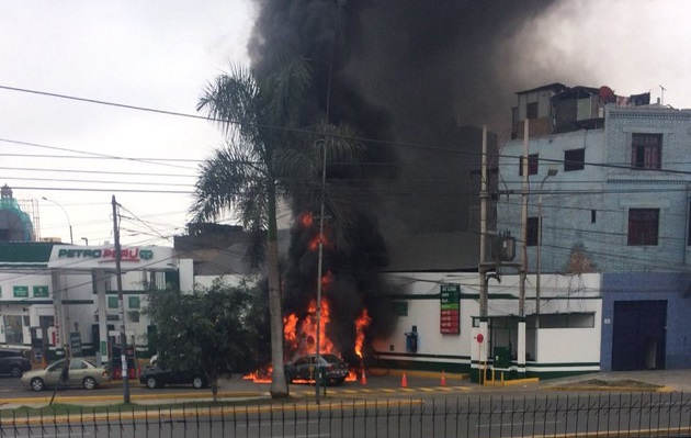Se reporta incendio en grifo cercano al Hospital del Niño