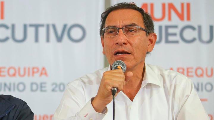 Martín Vizcarra dio el anuncio que se aumentará el sueldo para maestros entre el 2019 – 2021