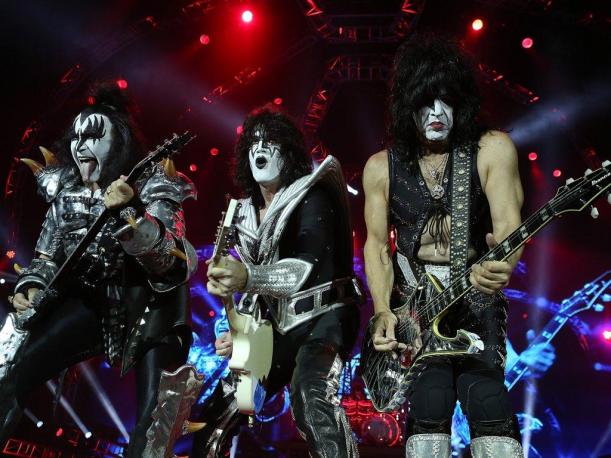 Kiss  anunció retiro de los escenarios con gira de despedida