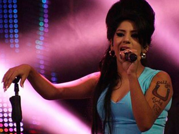 Imitadora de Amy Winehouse, acusa a la Estación de Barranco de no dejarla cantar