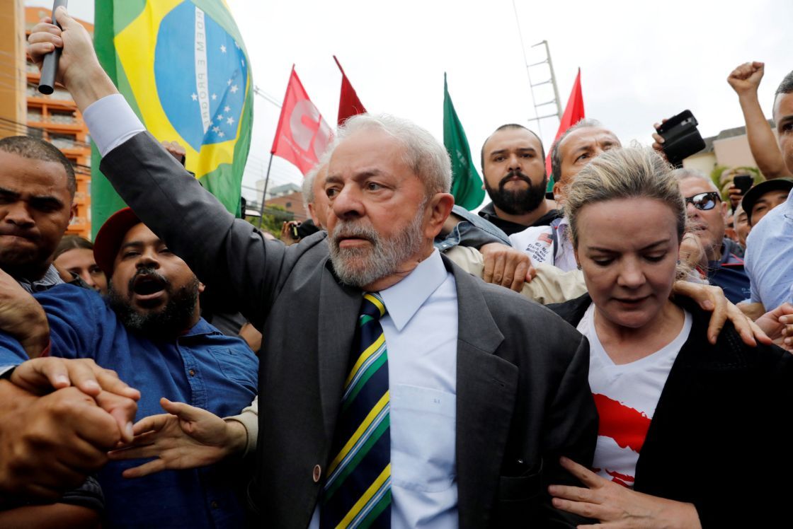 Prohíben propaganda de campaña de Lula da Silva como candidato