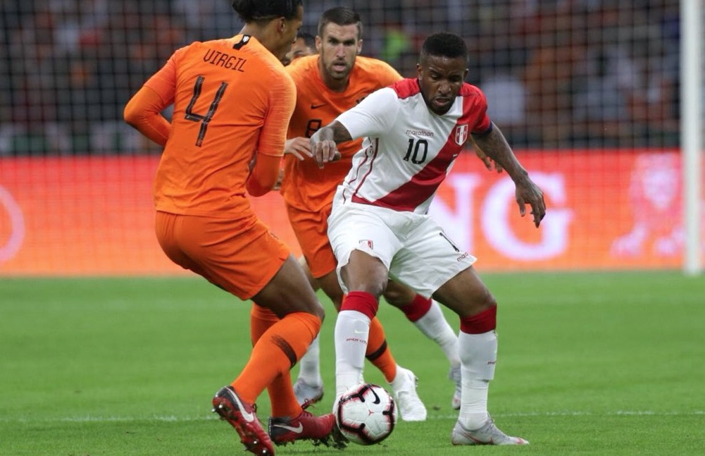 Perú cayó derrotado por 2-1 ante Holanda en Ámsterdan