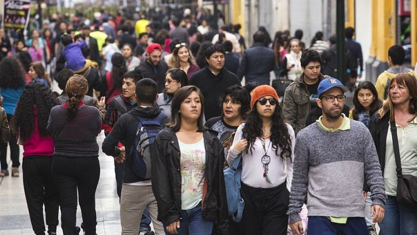 Según Datum, 74% de los peruanos a favor de no reelegir a los congresistas