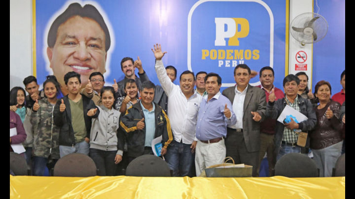 ¡De candela! : Podemos Perú habría presentado firmas falsas de diversos personajes públicos