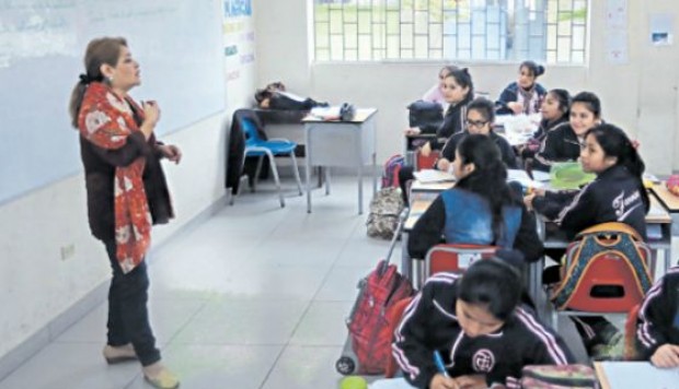 Gobierno destina S/ 820 millones  para aumentar sueldos a maestros