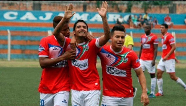 Unión Comercio derrotó 4-2 a Sport Huancayo con doblete de Reimond Manco