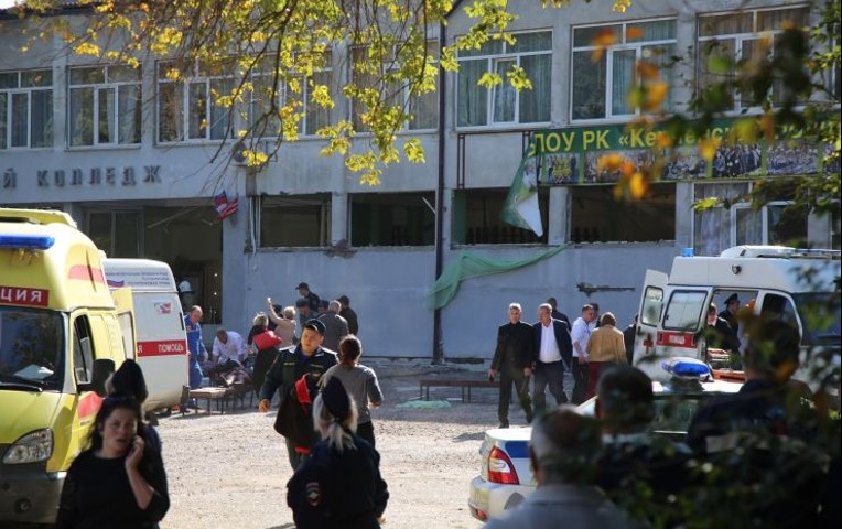 Estudiante mató a 18 personas en un colegio de Crimea y luego se suicidó en Rusia