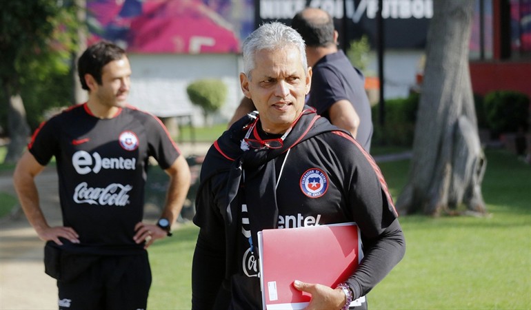 Rueda: «Perú es un equipo que está manteniendo su identidad futbolística»