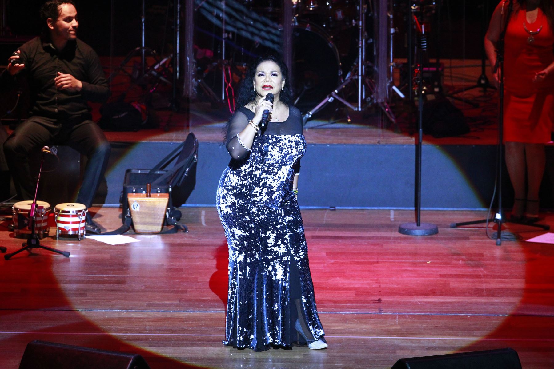 Eva Ayllón le dio serenata a la canción criolla