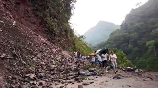 Huaico restringe el tránsito en la vía que une Oxapampa y Pozuzo