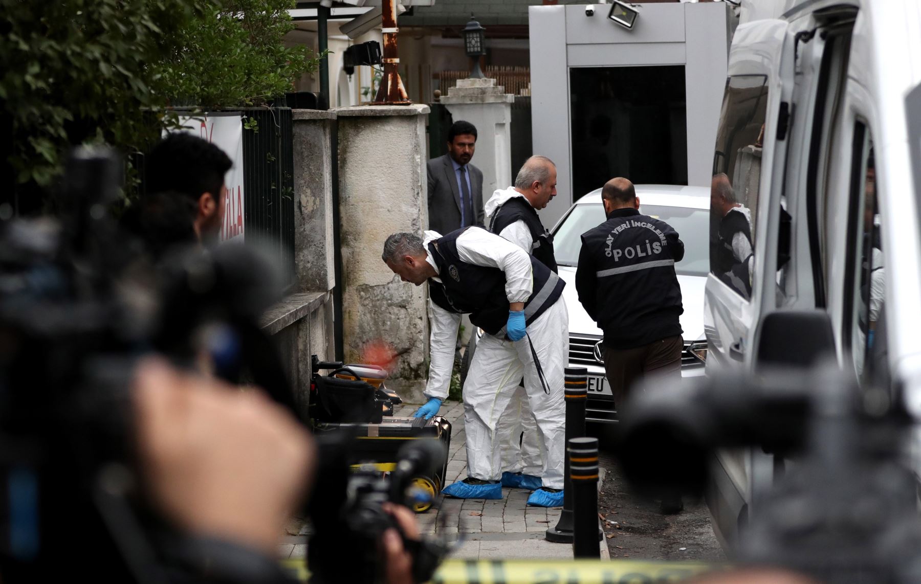 La policía turca registra la residencia del cónsul saudí en Estambul