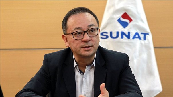 Jefe de la Sunat, Víctor Shiguiyama renunció a su cargo