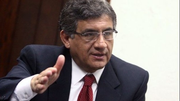 Sheput: «Si ellos han decidido exigirle la renuncia a Balbuena es un problema del Ejecutivo»
