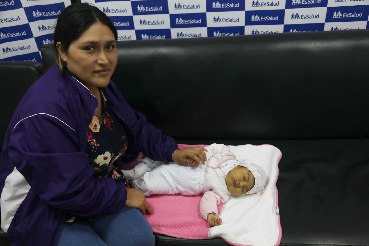 EsSalud: bebé de 2 meses en espera de un trasplante de hígado