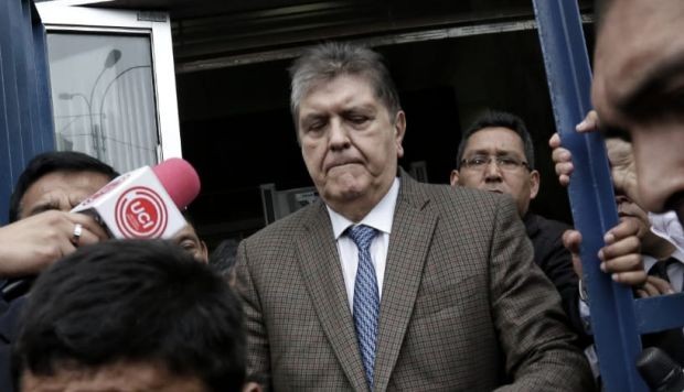 Fiscalía pide al PJ ordenar impedimento de salida del país para Alan García