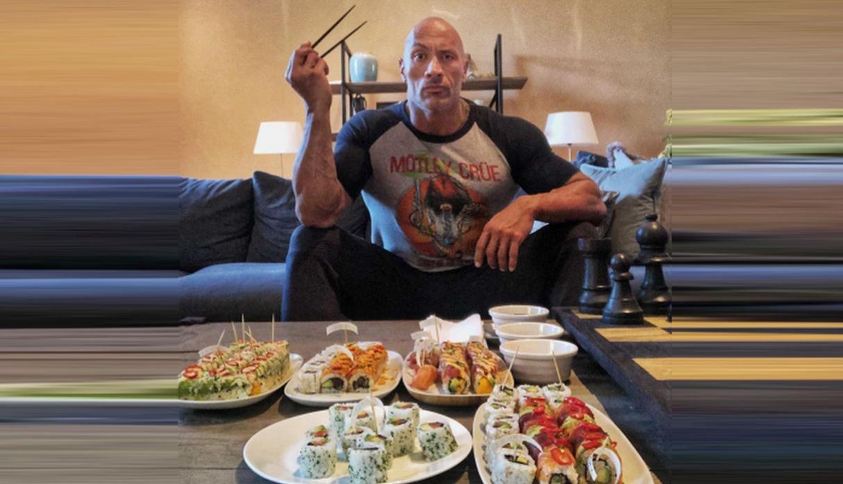 Dwayne Johnson “ La roca” revela que come más de 90 porciones de sushi en su día libre de dieta
