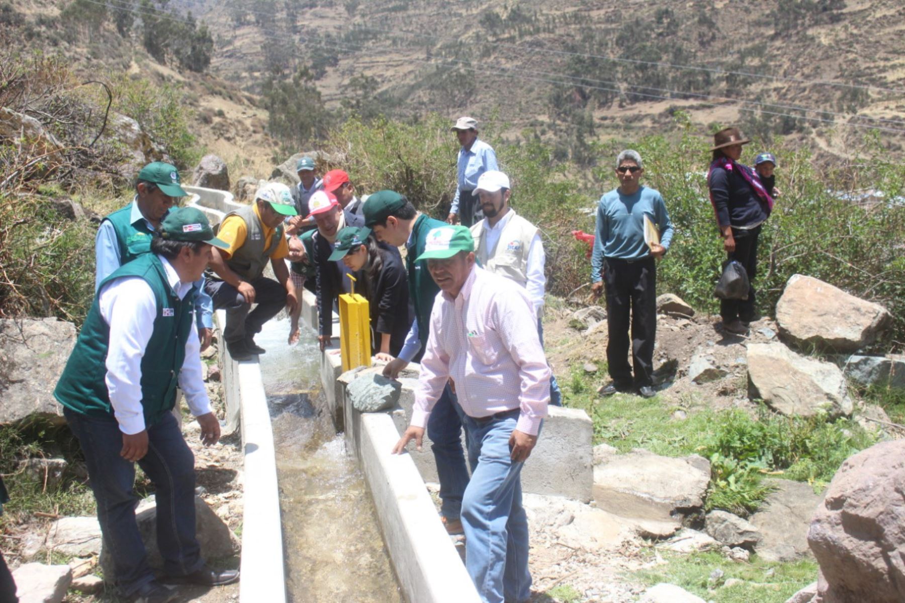 Invierten S/ 2.1 millones para mejorar sistema de riego en Huancavelica
