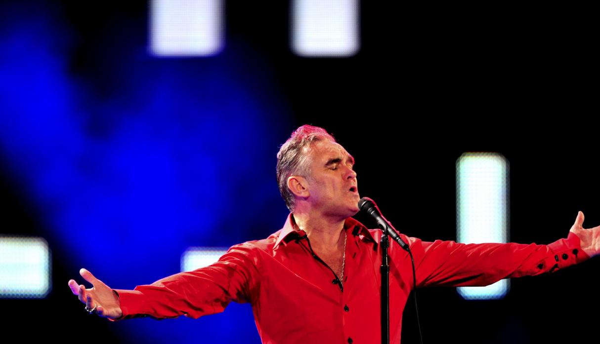 Morrissey cancelo concierto luego haber sido agredido por un fan