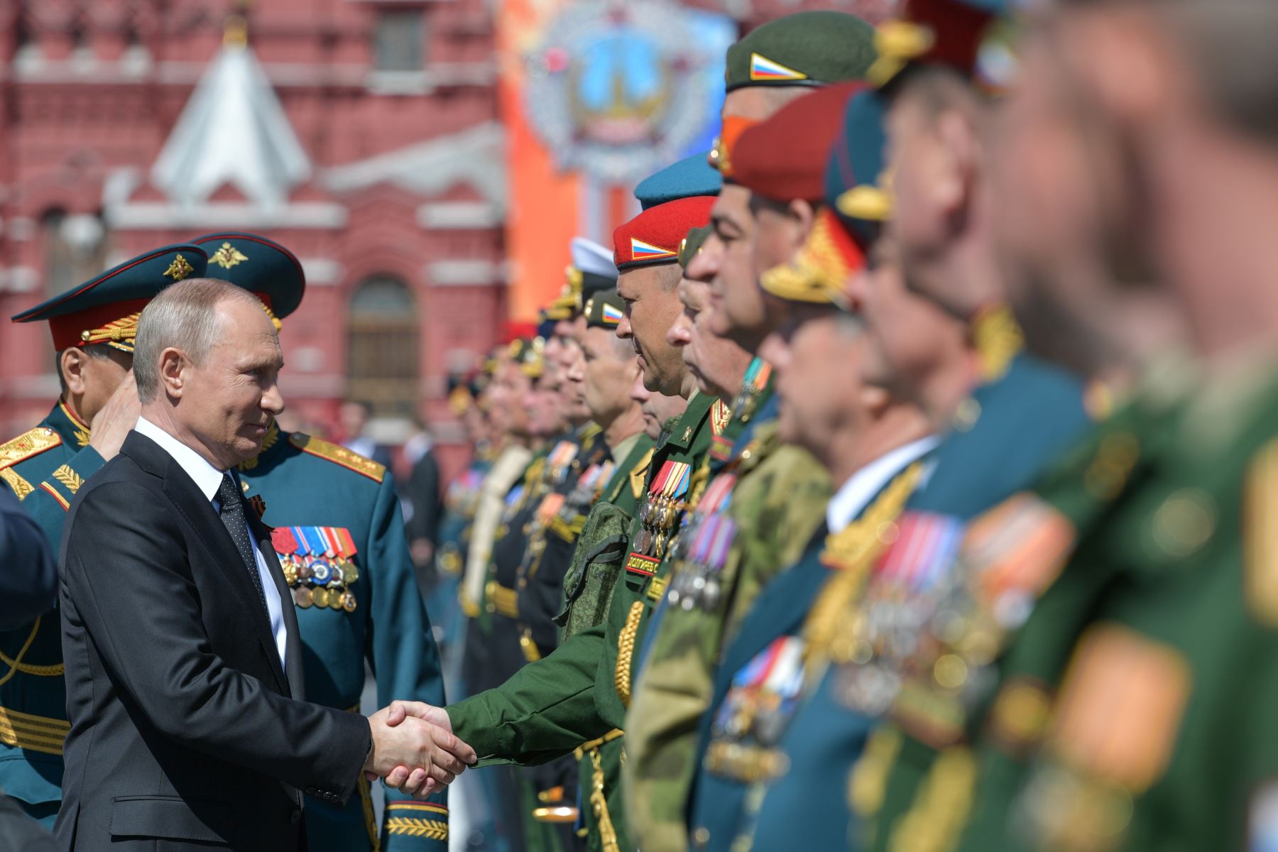 Putin expresa la «seria preocupación» de Rusia por la ley marcial en Ucrania