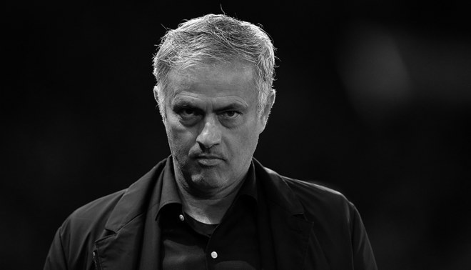 Manchester United despidió a José Mourinho