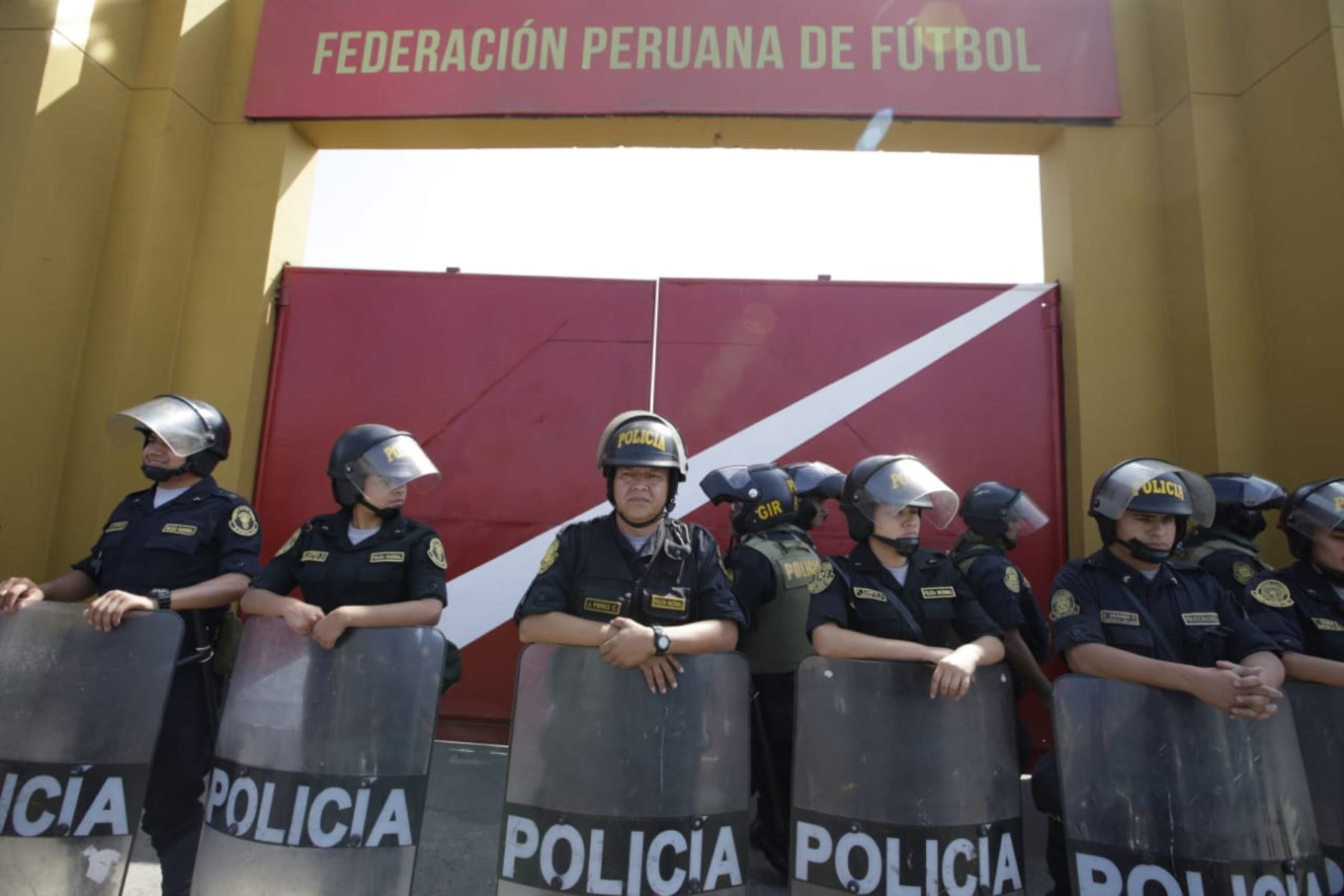 Fiscalía interviene local de las oficinas de la FPF en la Videna