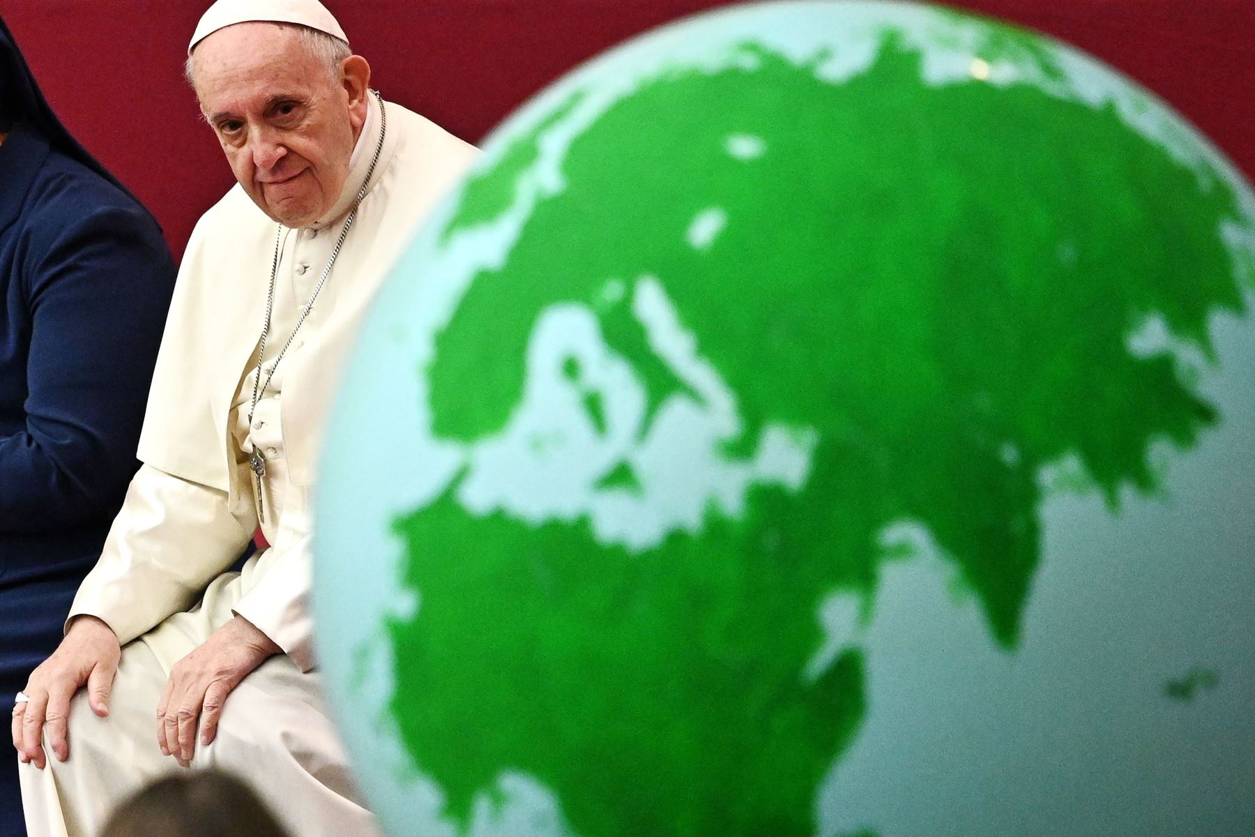 El papa denuncia la política que culpa a los inmigrantes de todos los males