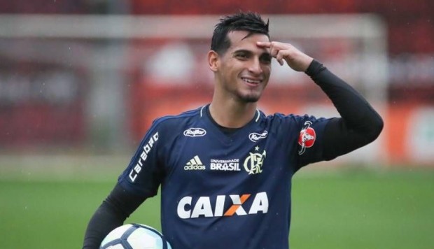 Trauco: «Quiero demostrarle a la hinchada del Flamengo que puedo brindarle alegrías»