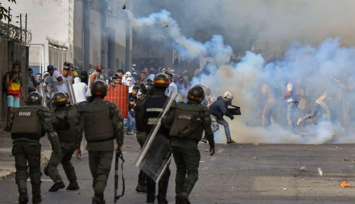 Venezuela: Al menos 16 muertos en protestas contra de Nicolás Maduro