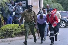 Atentado terrorista contra complejo hotelero en Nairobi deja 14 muertos