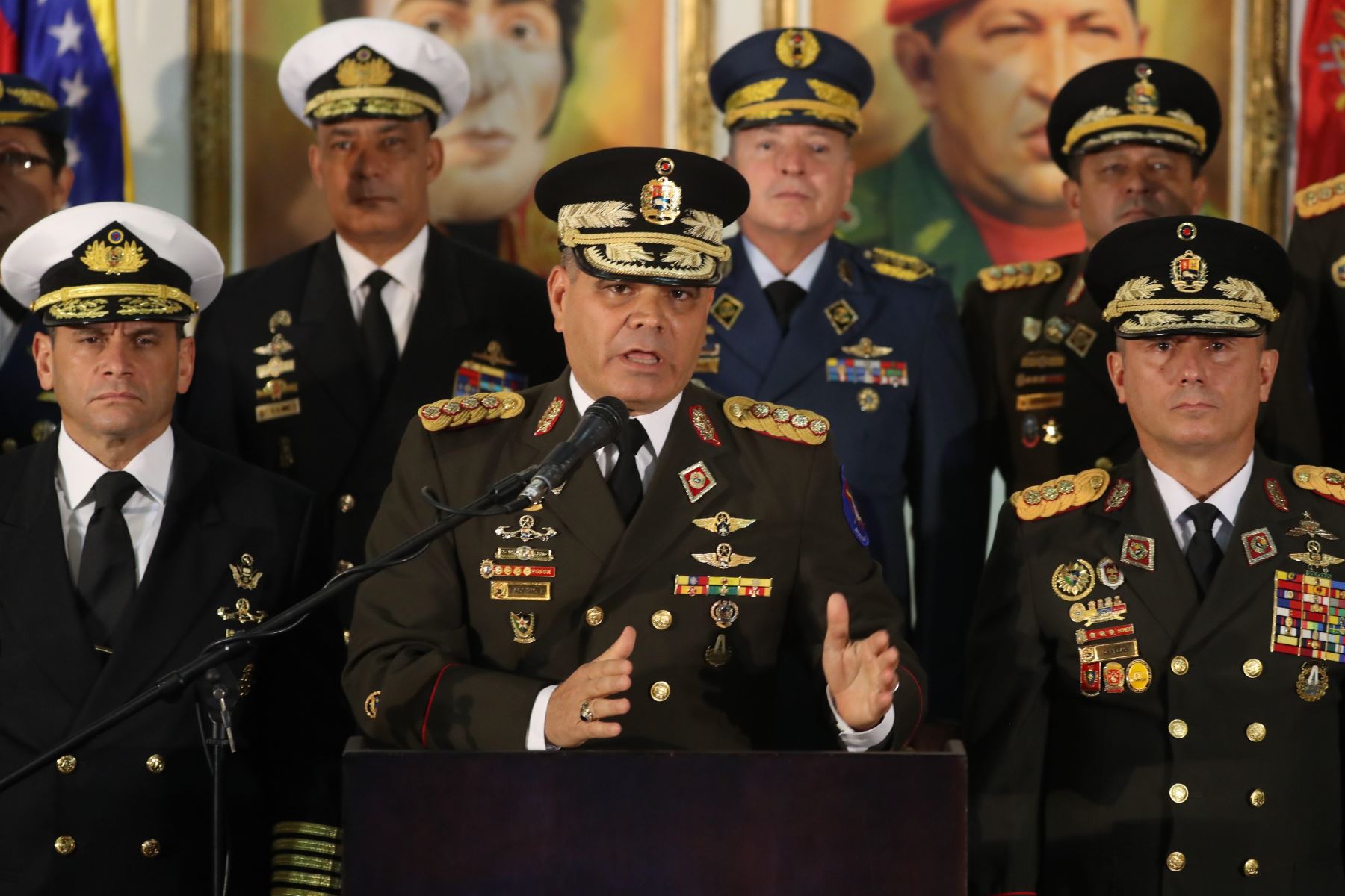 Ministro de Defensa de Venezuela rechaza autoproclamación de Juan Guaidó